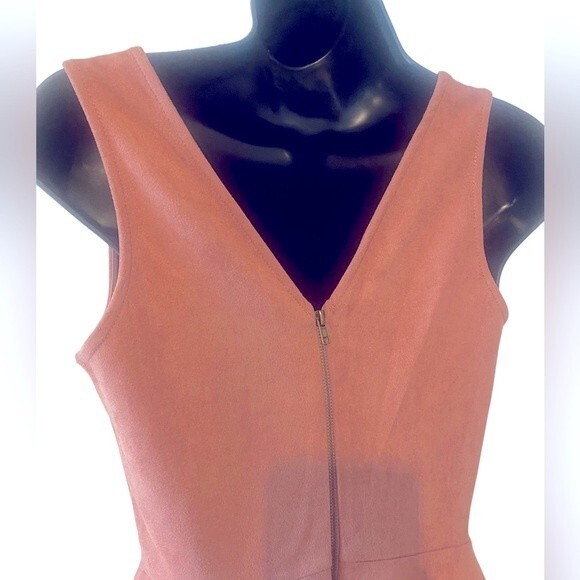 H&M New juniors suede sleeveless mini dress fitted with flared shirt in blush S - Picture 4 of 11